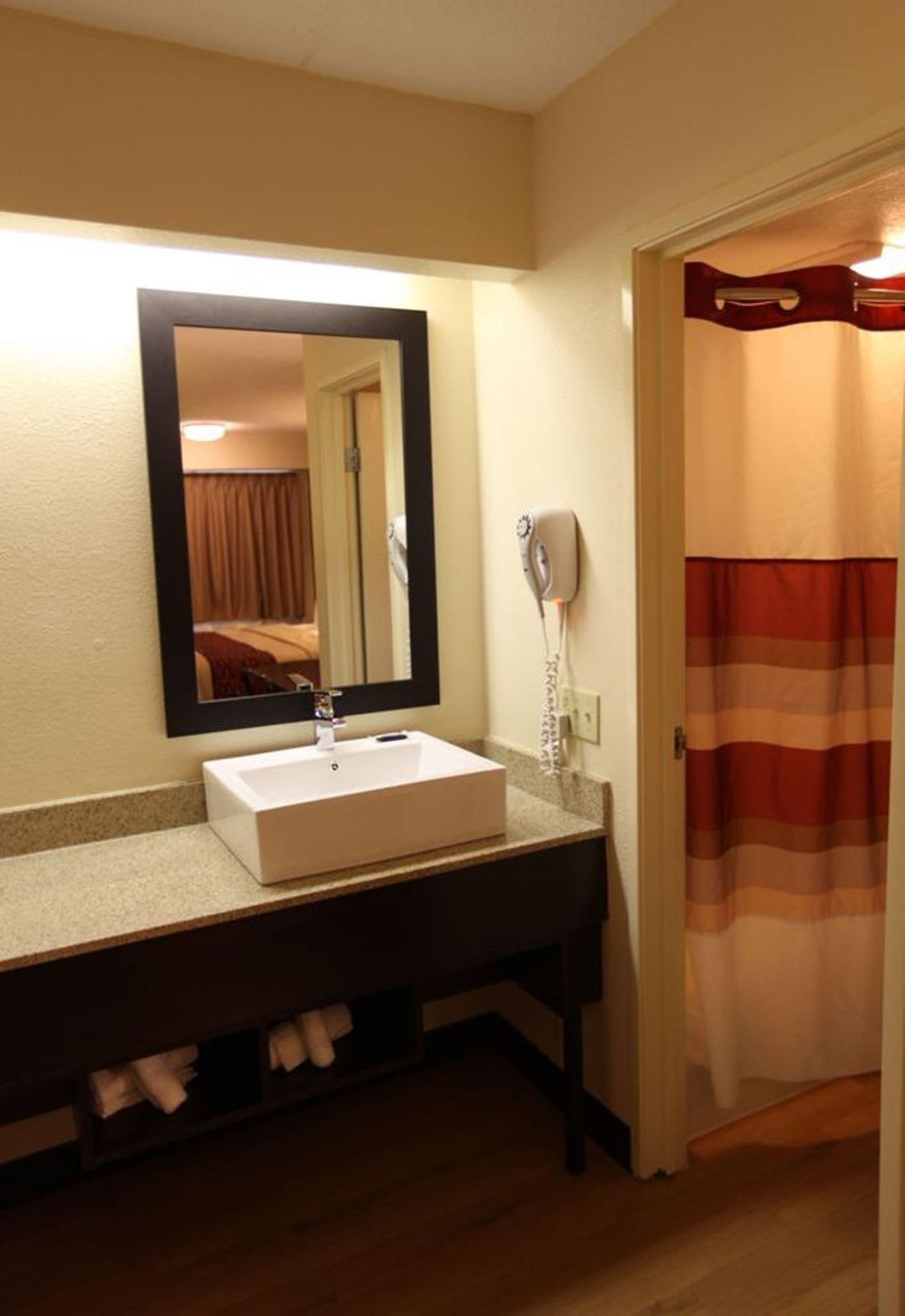 Red Roof Inn Plus+ Washington Dc - Alexandria Exterior photo